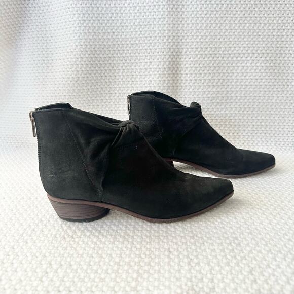 LD Tuttle The Marble Twist Knot Black Leather Pointed Ankle Boot Booties 37 - Picture 2 of 12